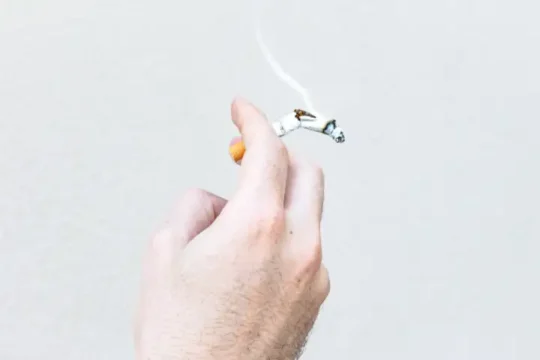 Le sevrage tabagique, condition sine qua non associée à la réalisation du scanner thoracique dans la démarche de dépistage du cancer du poumon.